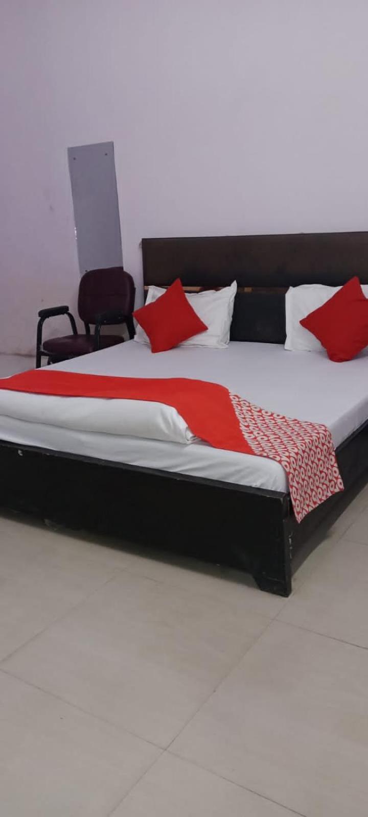 New Signature Village Yeni Delhi Dış mekan fotoğraf