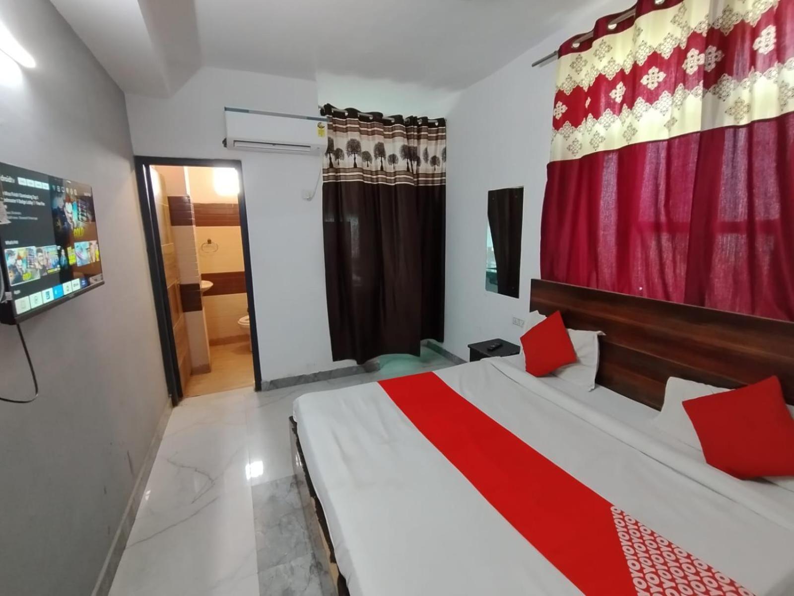 New Signature Village Yeni Delhi Dış mekan fotoğraf