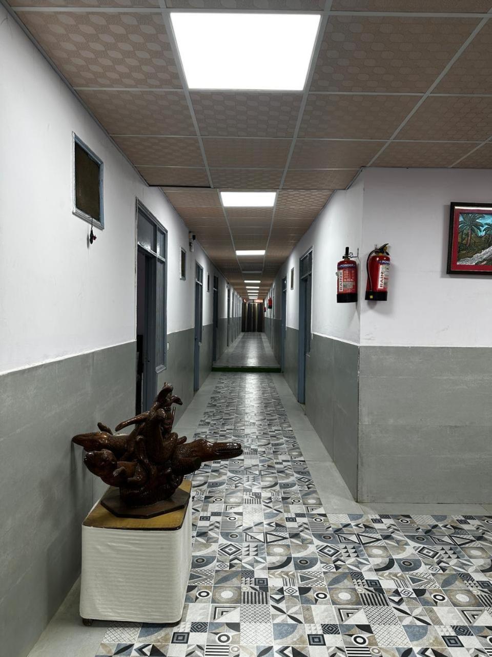 New Signature Village Yeni Delhi Dış mekan fotoğraf