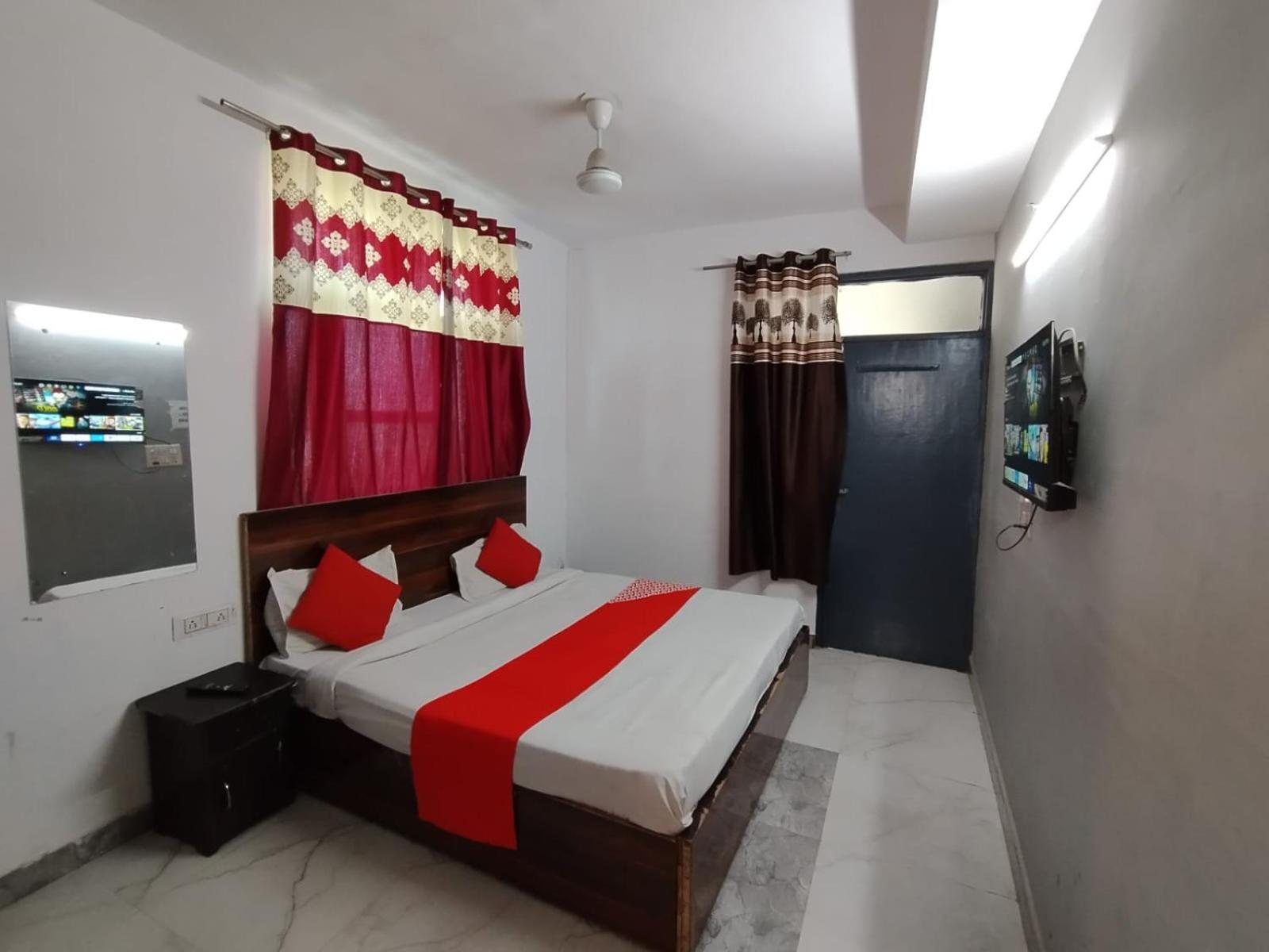 New Signature Village Yeni Delhi Dış mekan fotoğraf